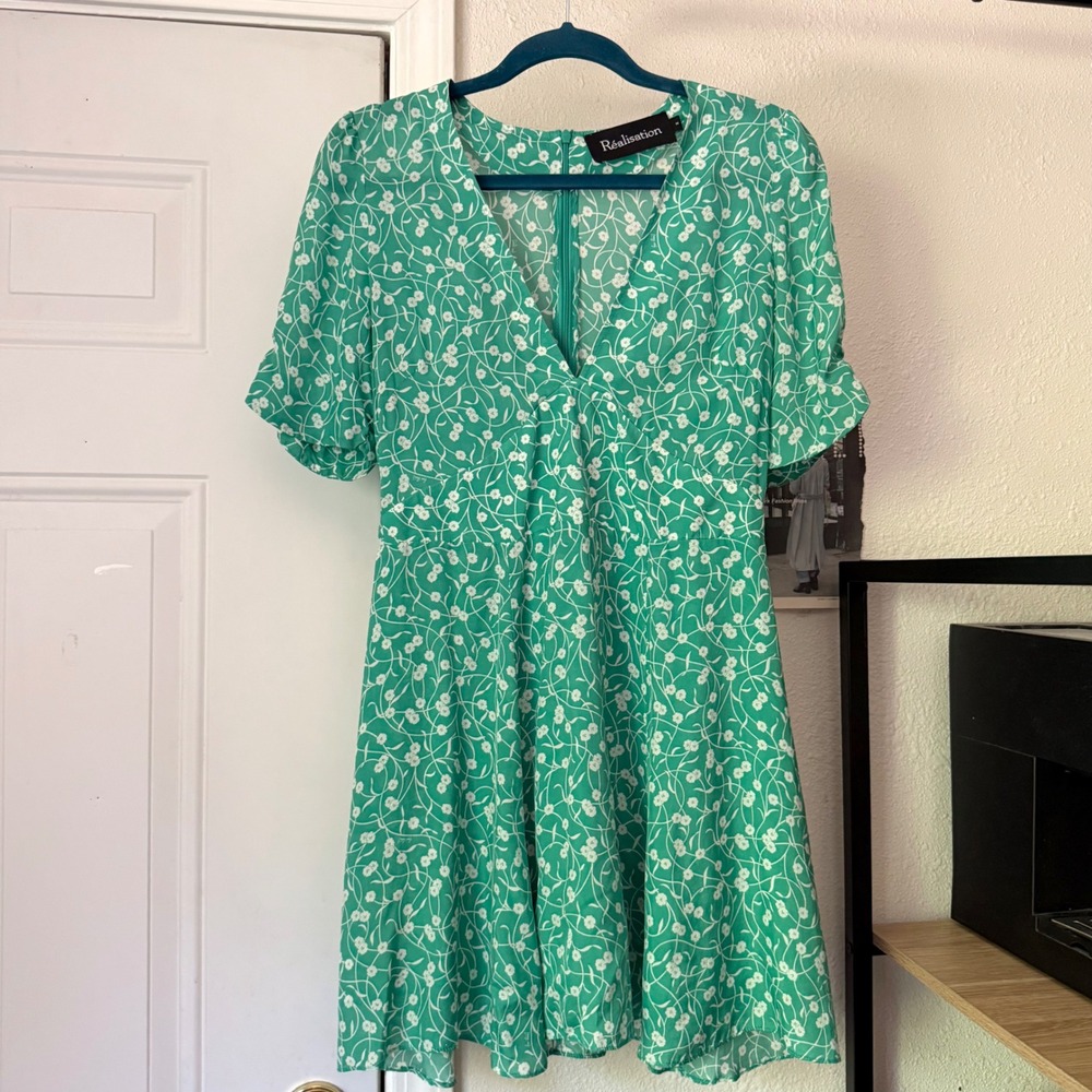 REALISATION PAR green white floral silk v-neck short sleeve mini dress